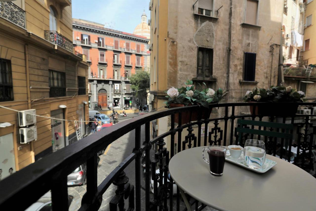 Macchiato Suites Boutique Guest House Наполи Екстериор снимка