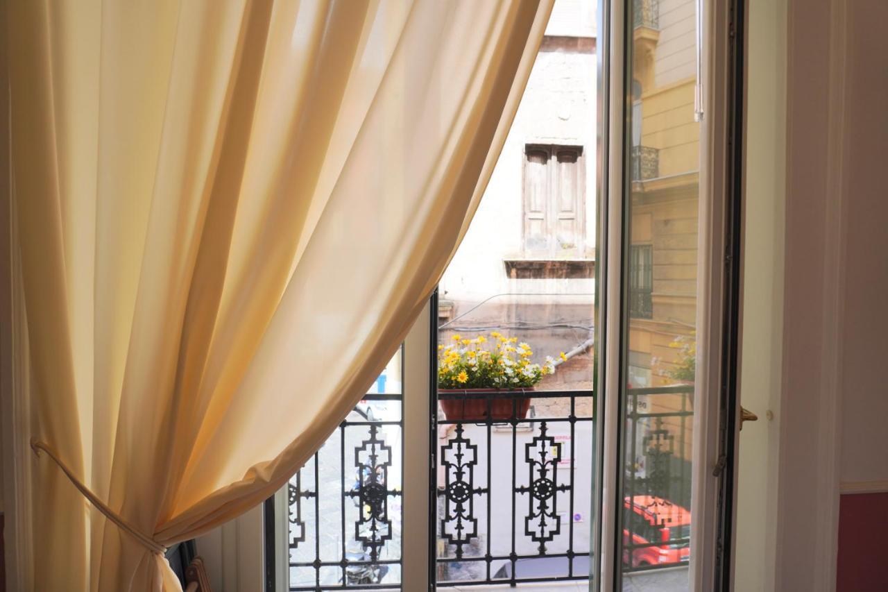 Macchiato Suites Boutique Guest House Наполи Екстериор снимка