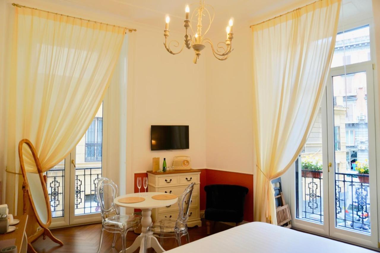 Macchiato Suites Boutique Guest House Наполи Екстериор снимка