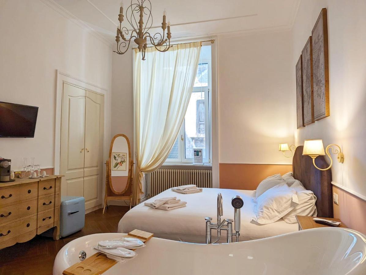 Macchiato Suites Boutique Guest House Наполи Екстериор снимка
