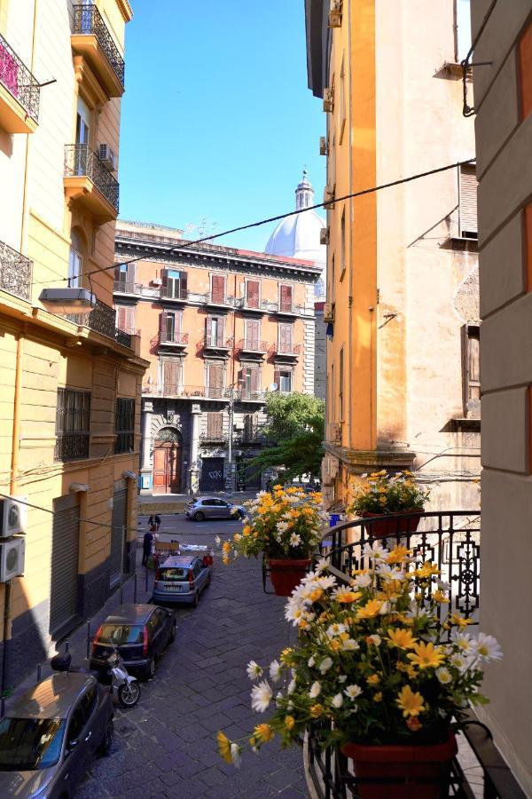 Macchiato Suites Boutique Guest House Наполи Екстериор снимка