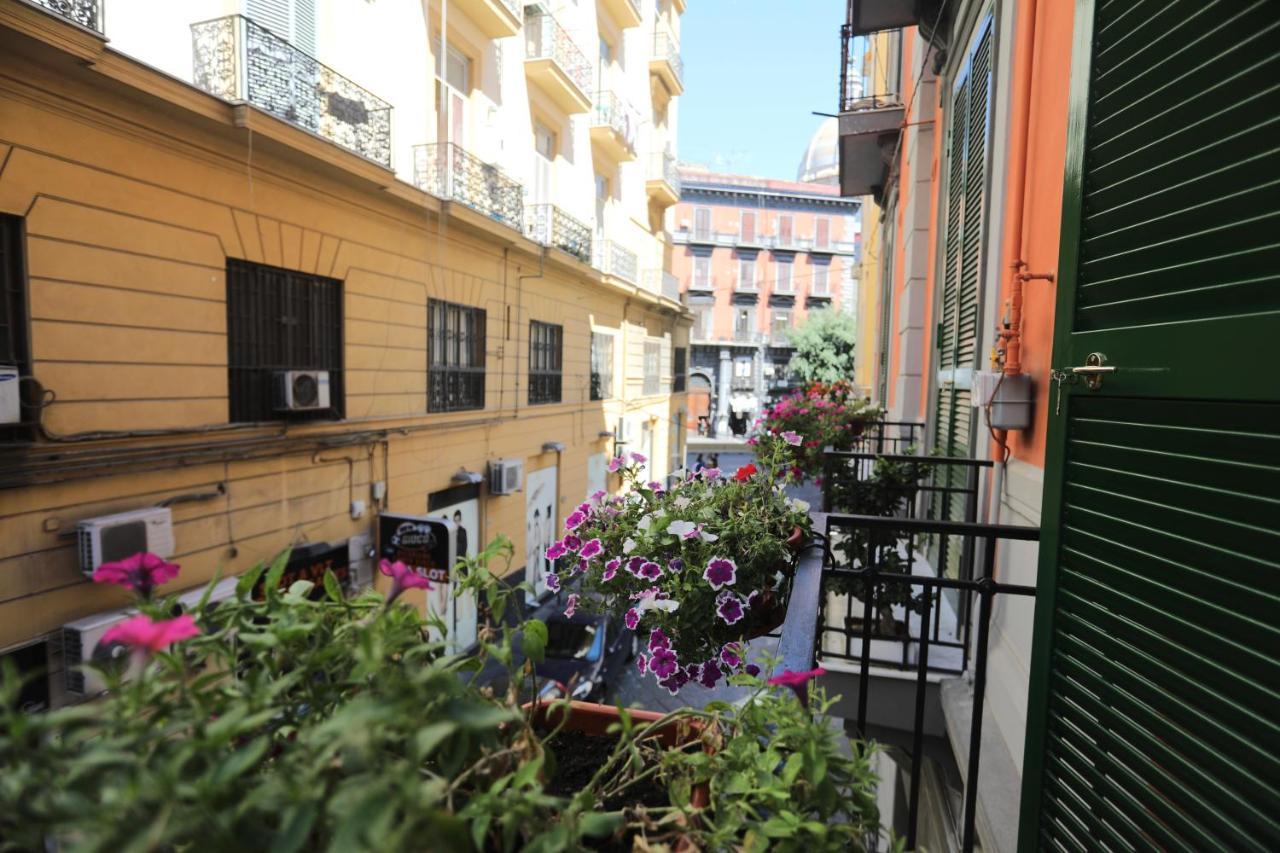Macchiato Suites Boutique Guest House Наполи Екстериор снимка