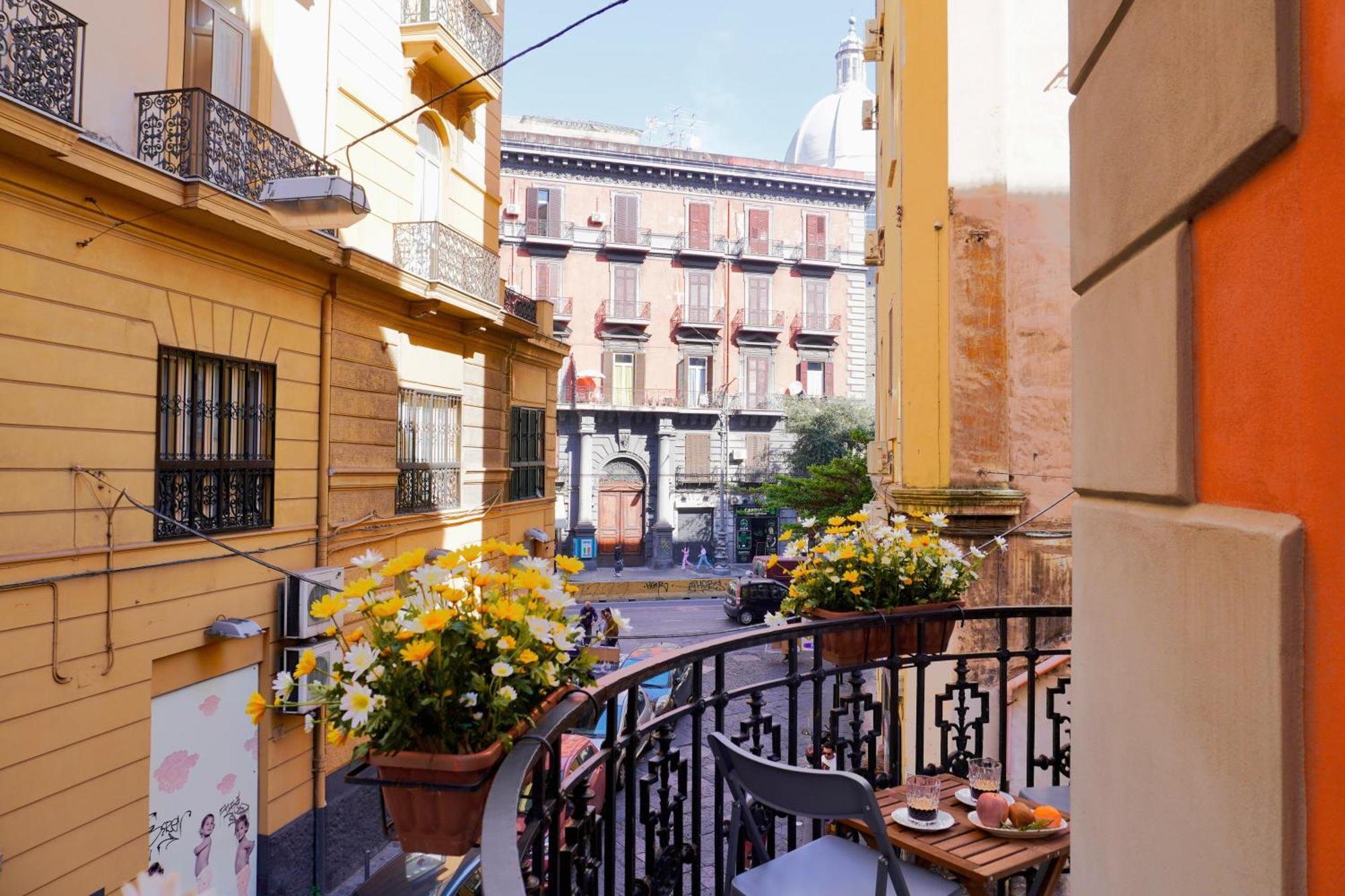 Macchiato Suites Boutique Guest House Наполи Екстериор снимка